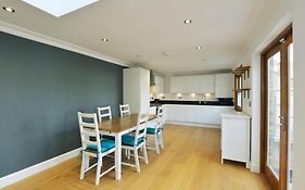 Cosy Flat Of 2 Bed And 2 Toilet